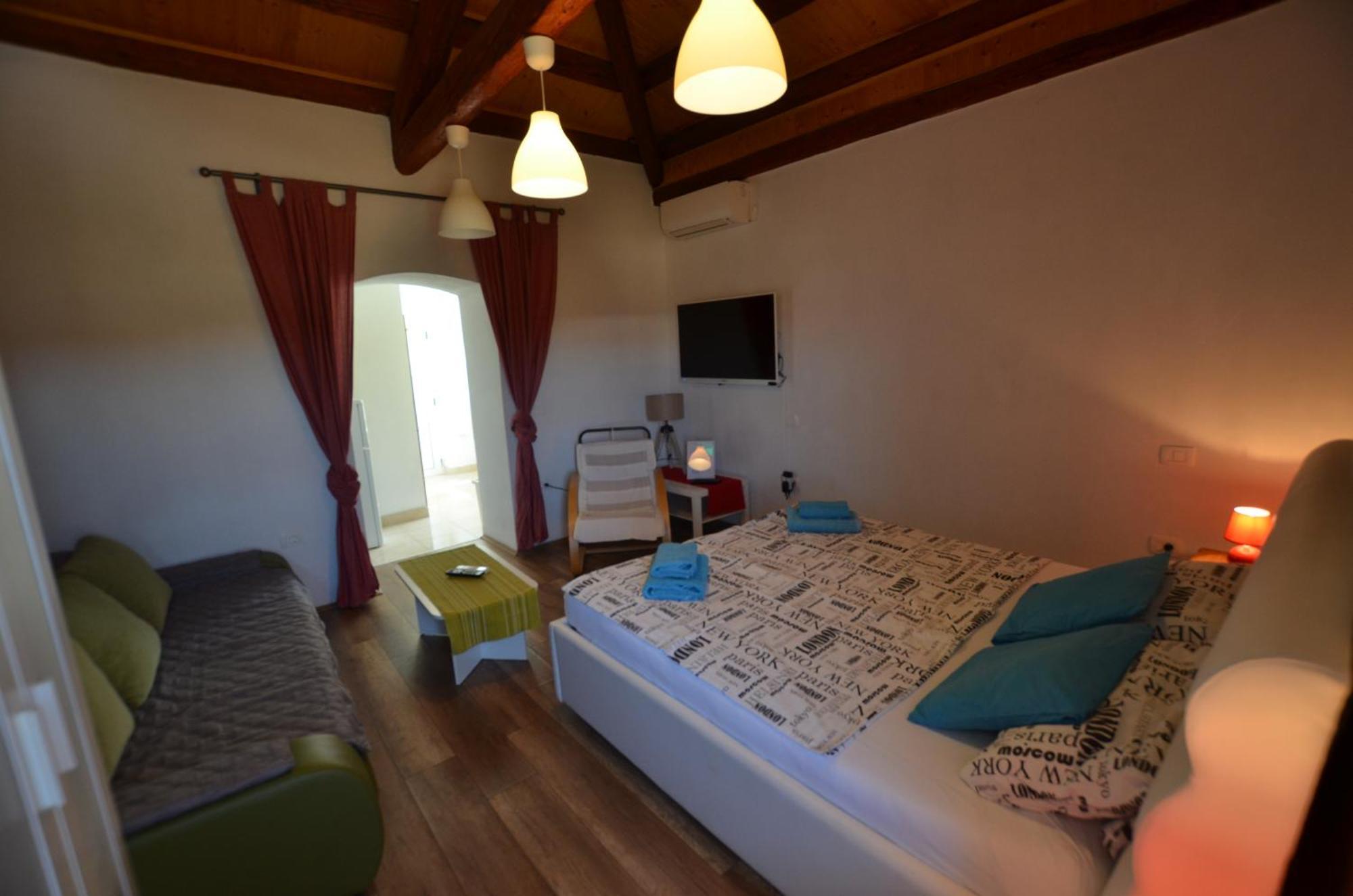 Graziella Apartment Ровин Екстериор снимка