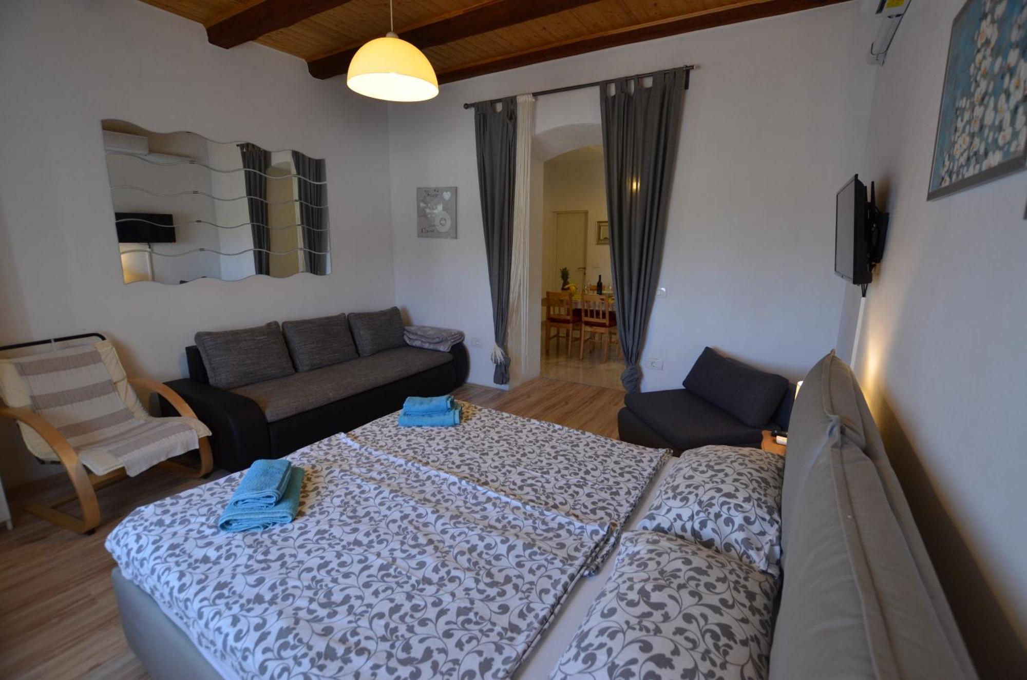 Graziella Apartment Ровин Екстериор снимка